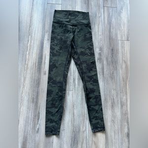 Lululemon Aligns size 4